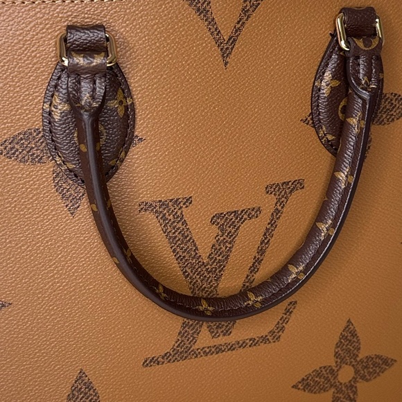 LOUIS VUITTON ON THE GO -MM Size in Monogram Reverse - Picture 3 of 16